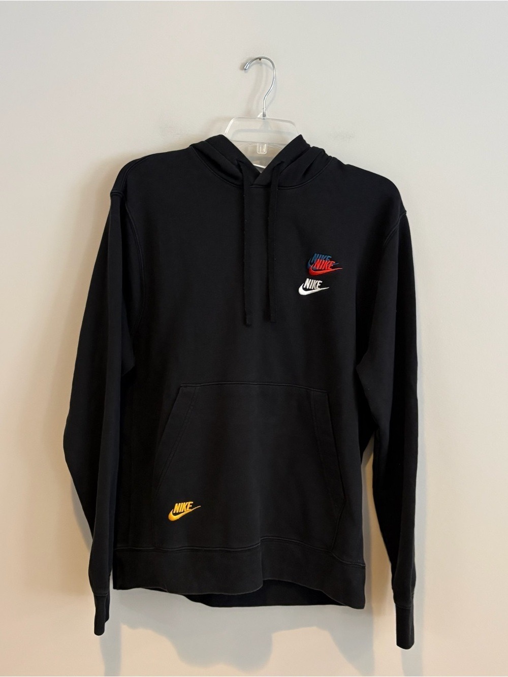 Nike Retro Streetwear Hoodie Black Pullover with Multicolor Logo Accents